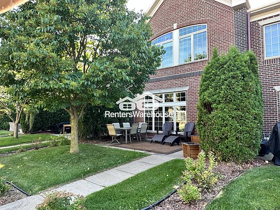2nd image of 11740 Vermillion St NE Unit E