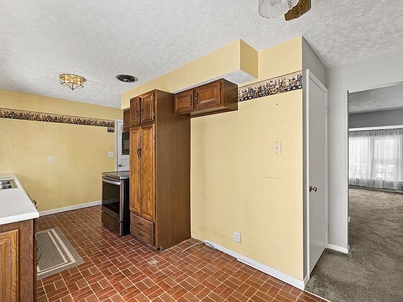 5th image of 1332 Bella Vista Dr