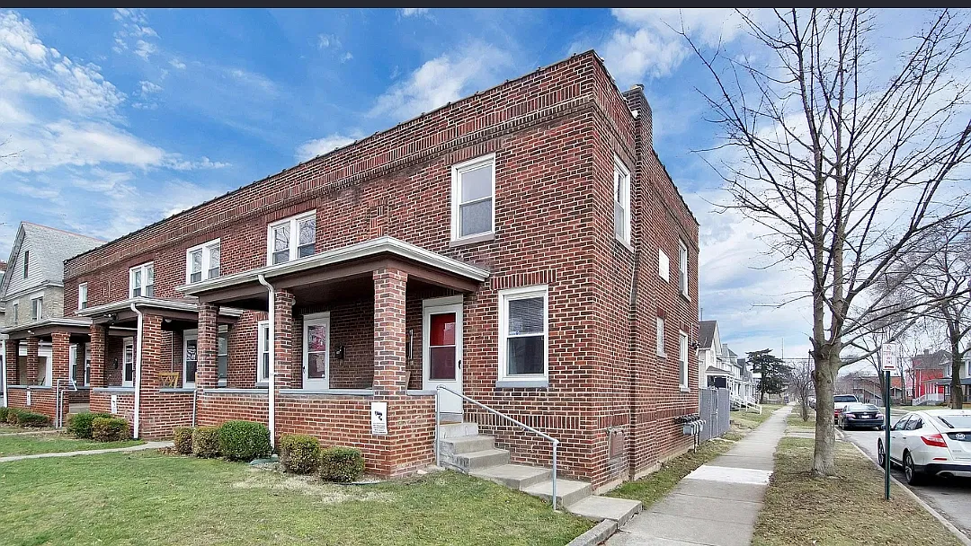 2 bed, 862 sqft, $1,975 — Photo 1