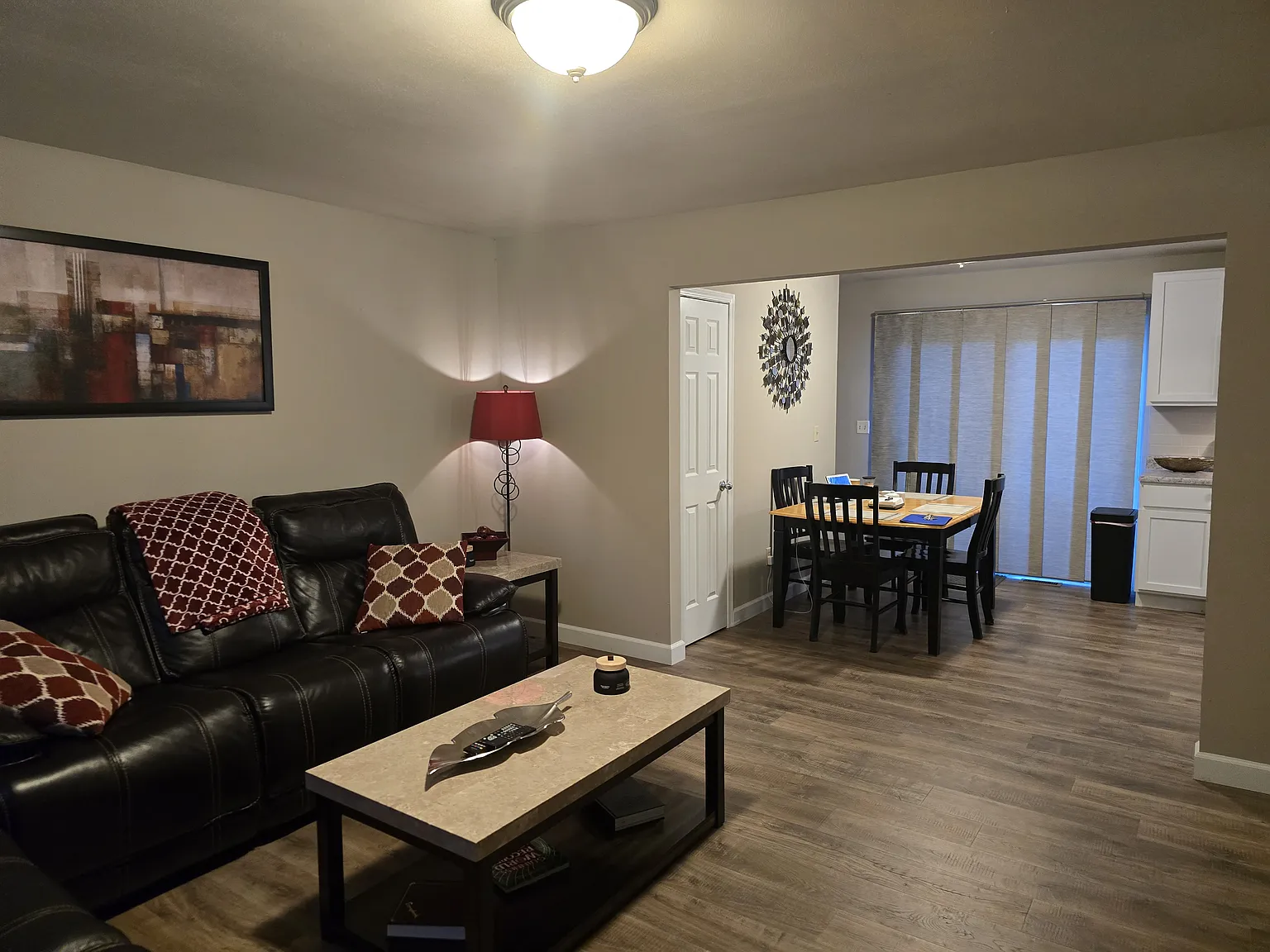 3 bed, 1080 sqft, $1,950 — Photo 2