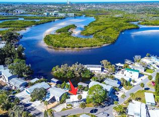 505 Riverview Ln, Tarpon Springs, FL 34689