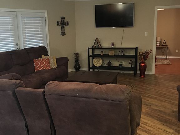 Tray ceiling in living room 