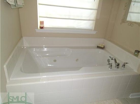 Master Bath : Jetted Tub
