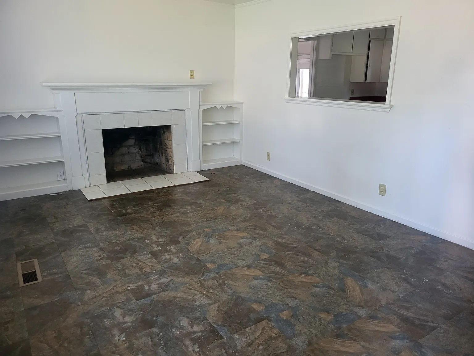 4 bed, 1800 sqft, $1,400 — Photo 3