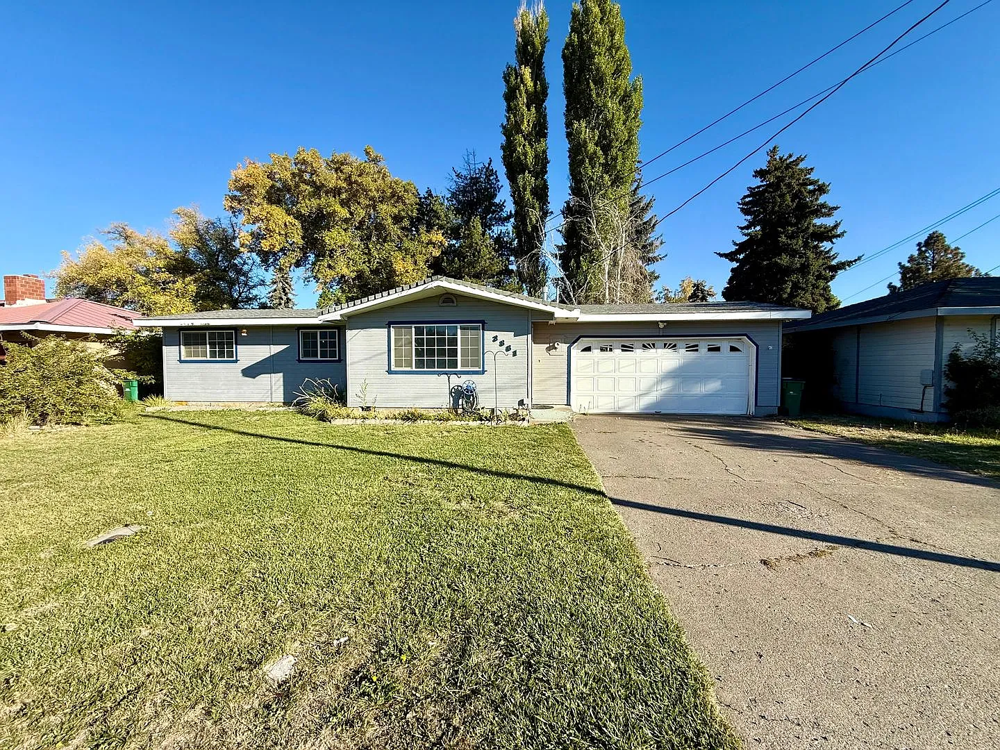 Spacious 3-Bedroom Home With Flex Space, 2-Car Garage & Fenced Yard — Photo 1