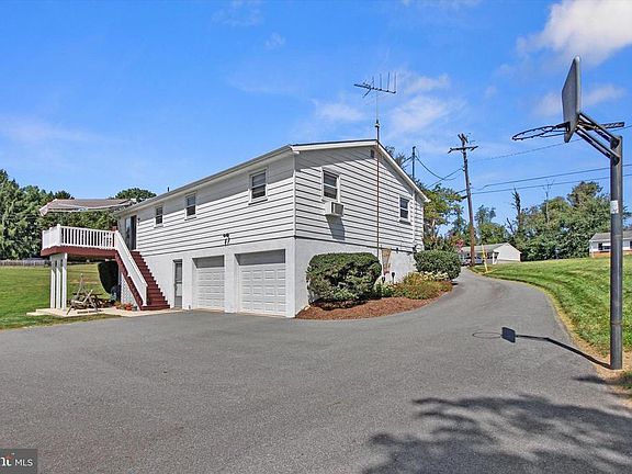 2nd image of 10 Forest Hills Rd