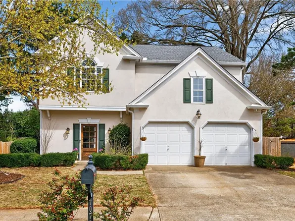 7070 Foxberry Ln, Roswell, GA 30075