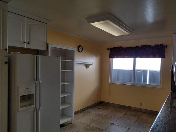 3rd image of 1114 Greenbriar Ave #1