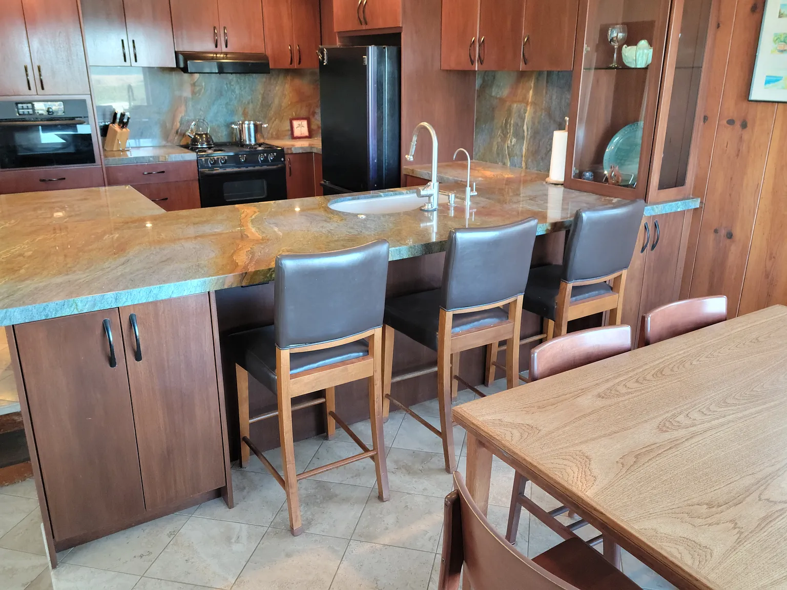 2 bed, 900 sqft, $6,200 — Photo 3