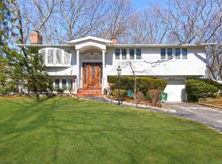 11 Fairway Dr, Port Jefferson, NY 11777