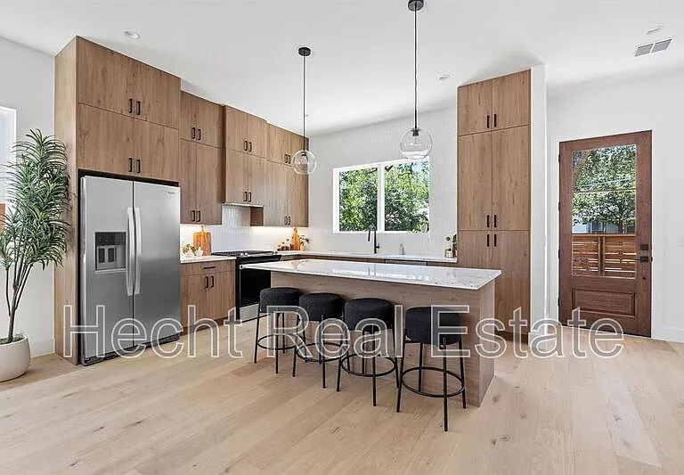 502 Normandy St #1 — Photo 7