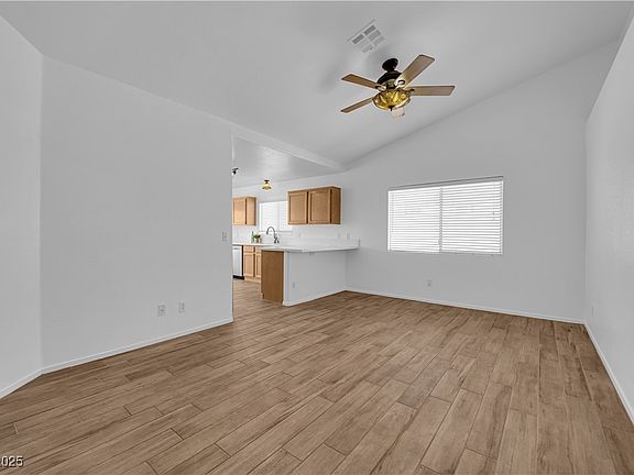 5th image of 3923 Gramercy Ave