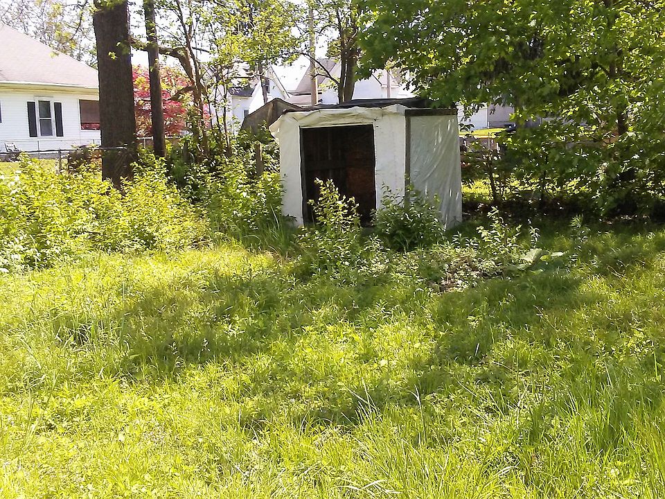2nd image of 821 Nichol Ave