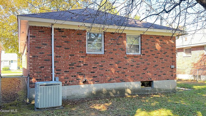 4th image of 89 Edgewood Avenue