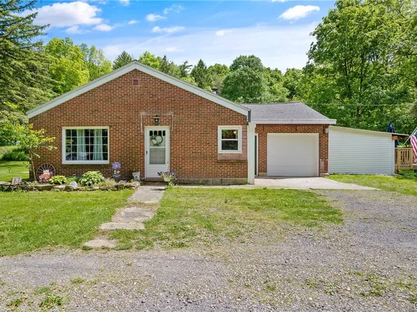 2696 Lyons Rd, Camillus, NY 13031