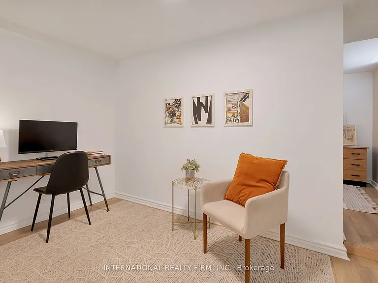 319 Markham St — Photo 13