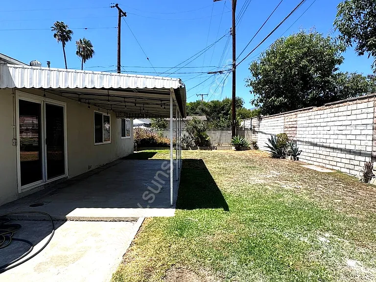 2422 Mariposa St — Photo 29