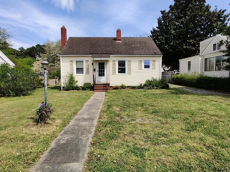 717 Floral Ave — Photo 1