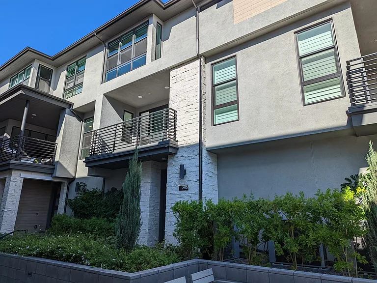 2952 Via Alta Pl — Photo 1