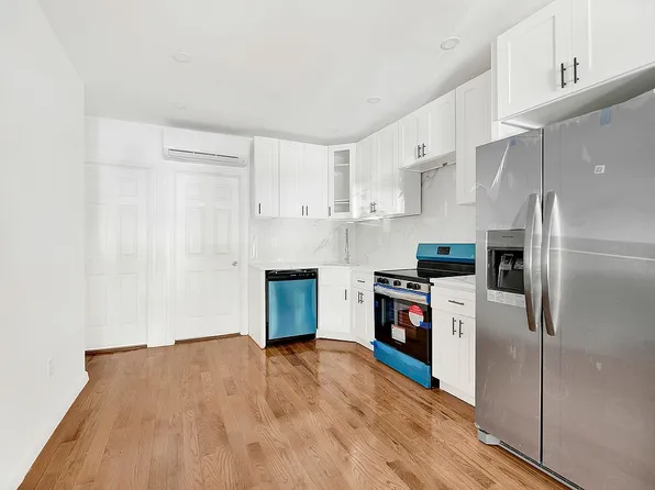 205-14 118th Ave #2, Saint Albans, NY 11412