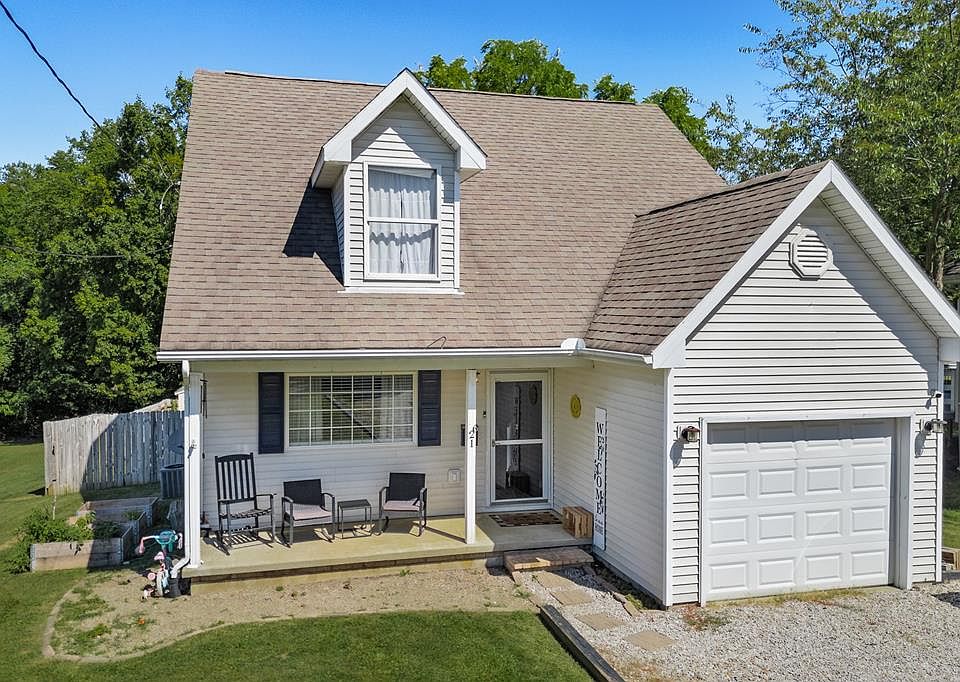 1st image of 921 Forest Dr