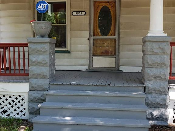 3rd image of 3922 Woburn Ave