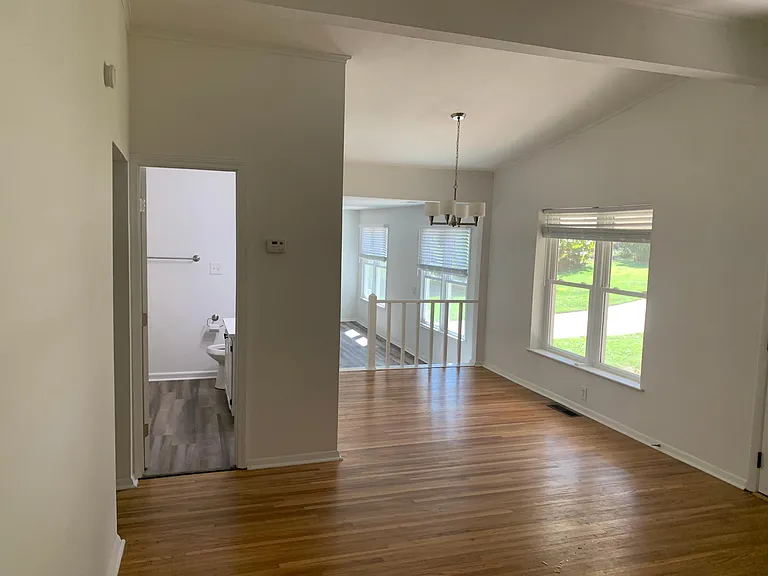 17 Willow Dr — Photo 2