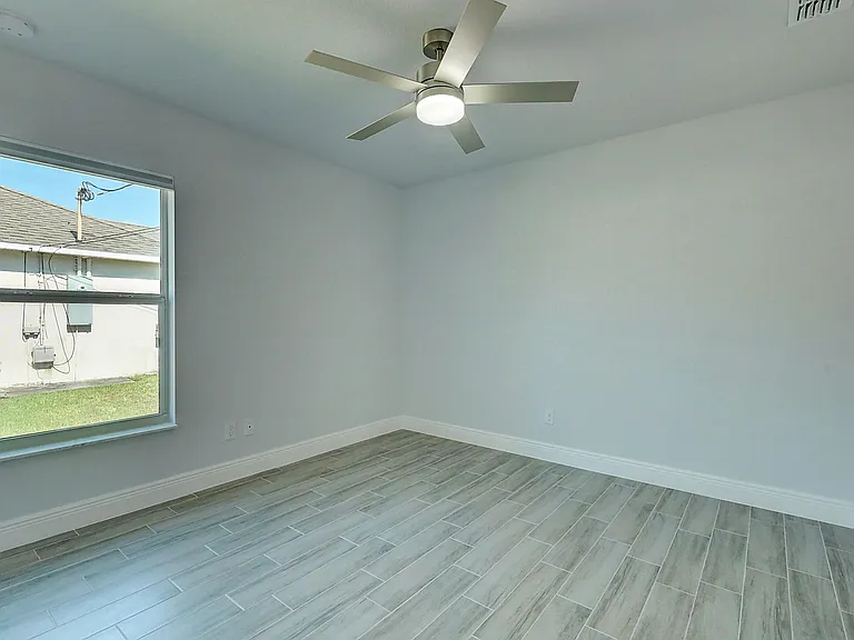 2352 SW Plum Ct — Photo 33