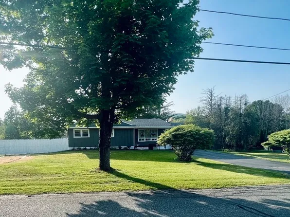 185 School St, Cheshire, MA 01225