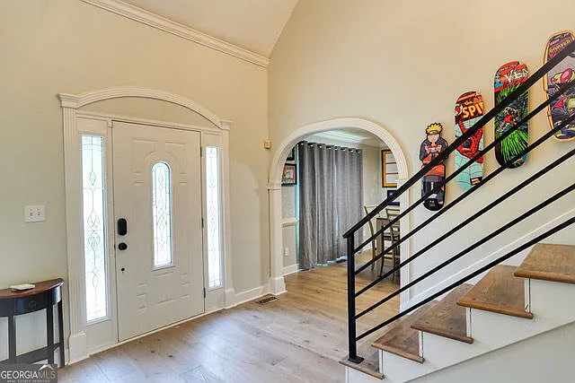 3 bed, 2.5 bath, 2530 sqft, $4,000 — Photo 2