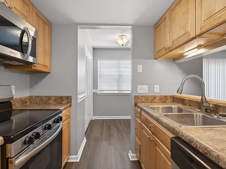 3528 Dublin Ct — Photo 8