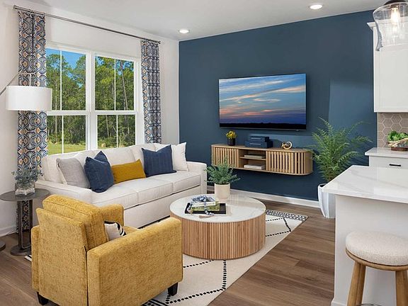 The Bluestar - Family Room