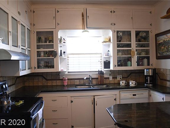 3rd image of 1000 Avenue G