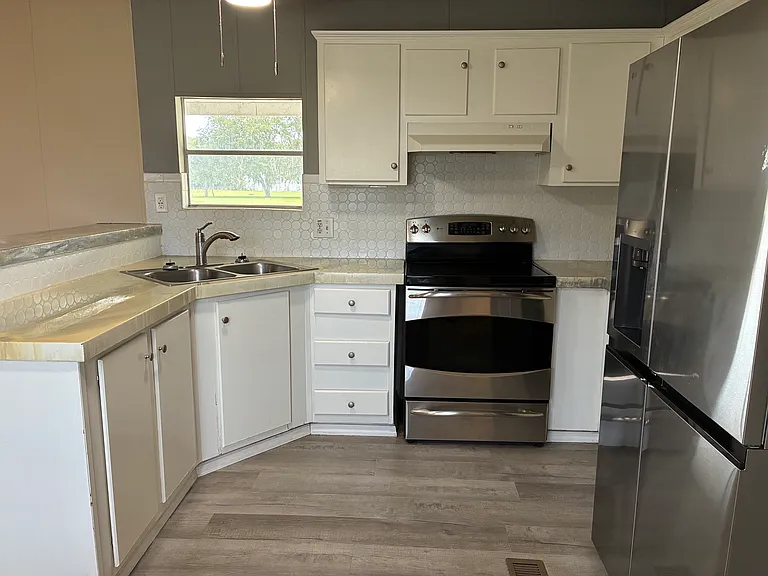 1714 Kenneth Ln — Photo 10