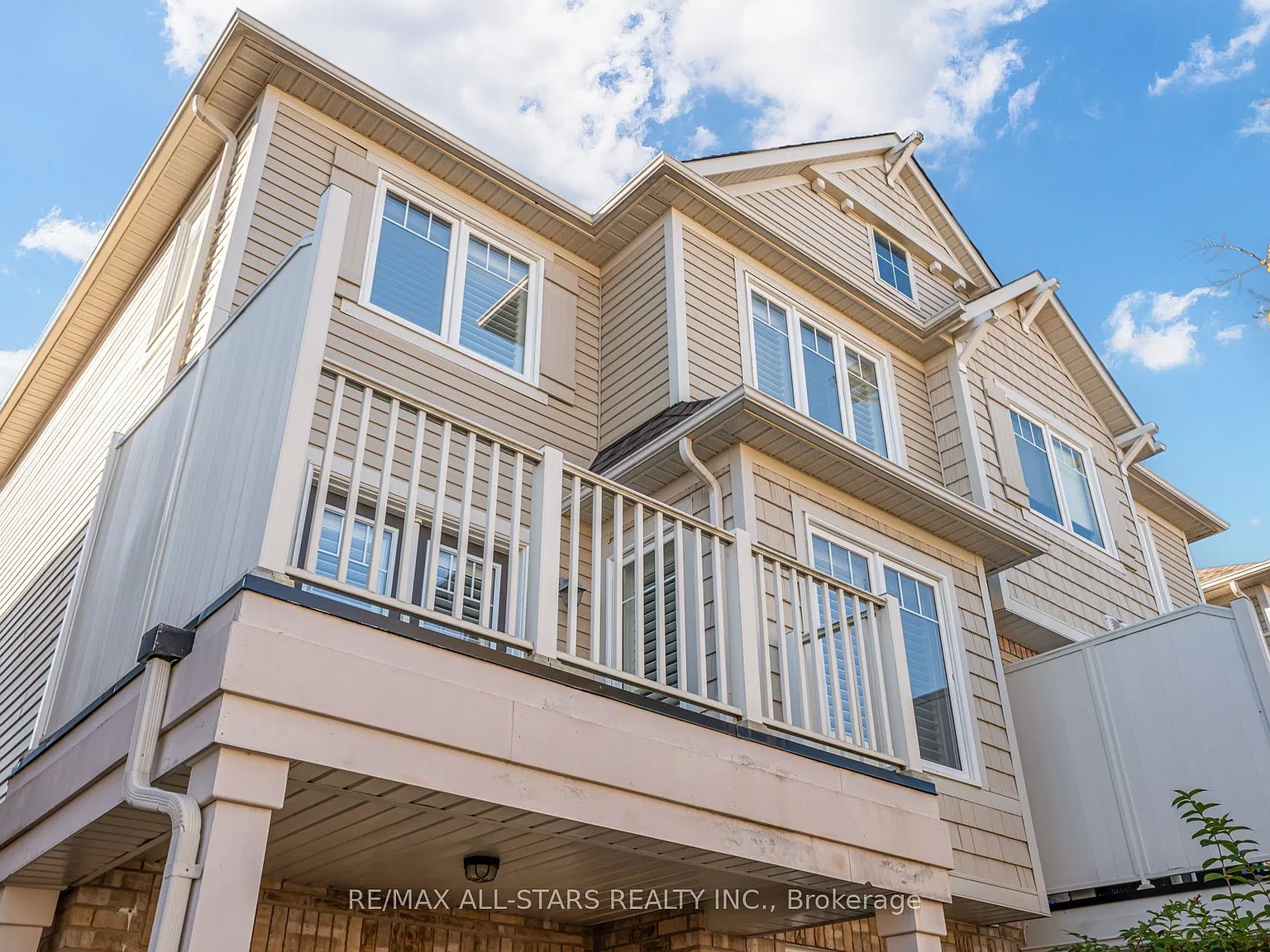 2 bed, $2,900 — Photo 4