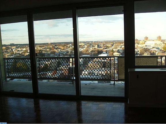 3rd image of 2401 Pennsylvania Ave APT 15A7