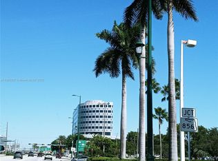 20400 W Country Club Dr APT 303, Aventura, FL 33180