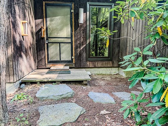 5th image of 68 Stony Hill Rd