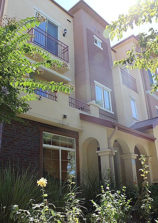 1st image of 13637 Foster Ave Unit 6
