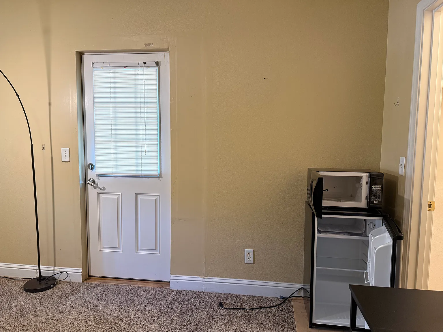 Studio, 16 sqft, $950 — Photo 3