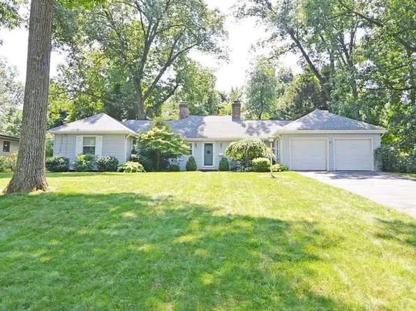 97 Overlook Dr, Springfield, MA 01118