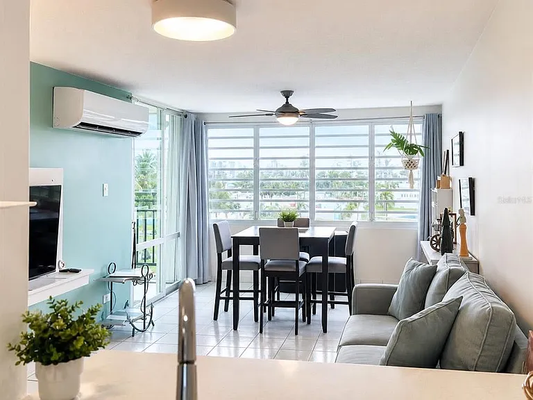 Ocean Dr #100-304 — Photo 2