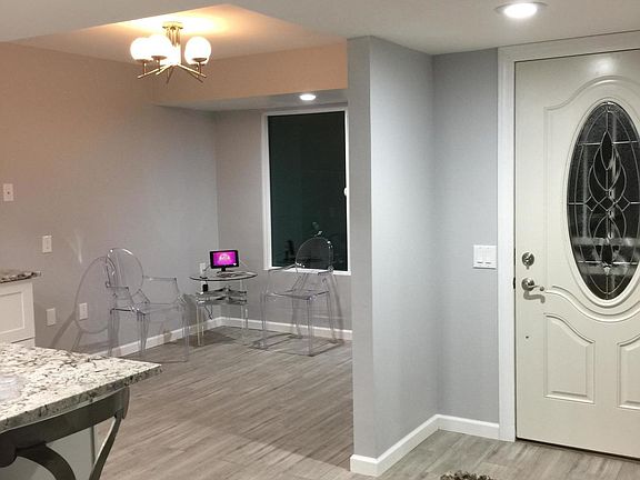 2nd image of 9515 W Briarwood Cir