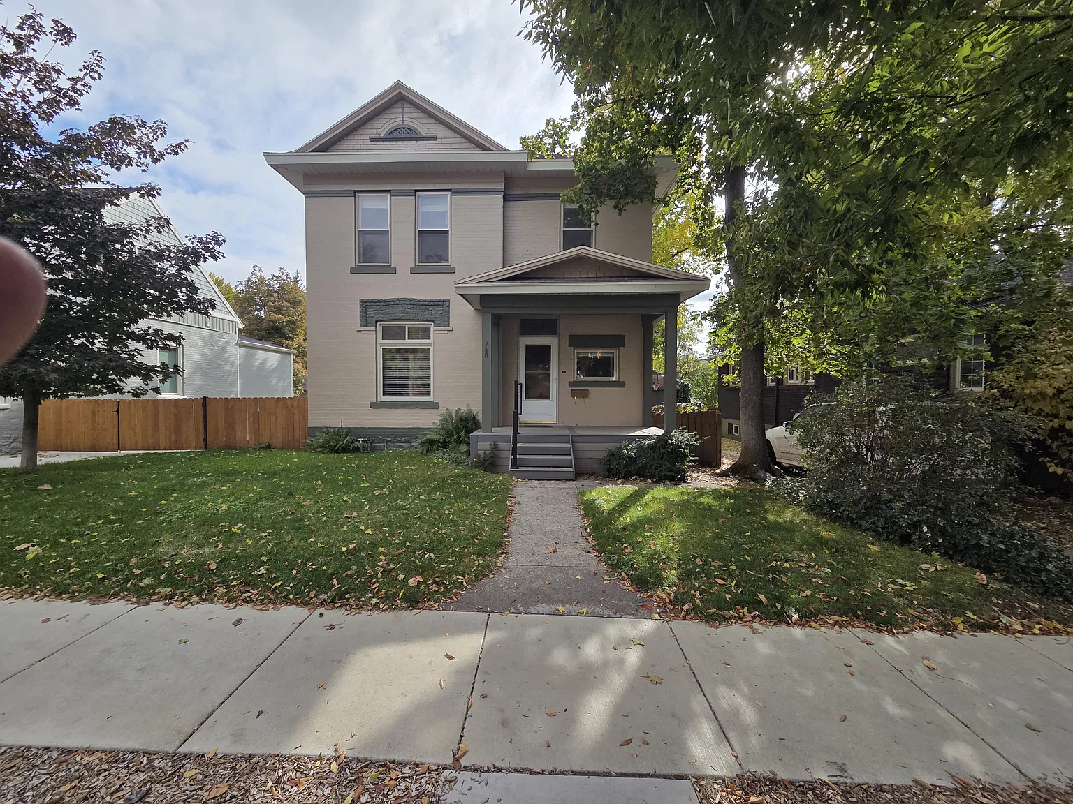 3 bed, 1.5 bath, 2000 sqft, $3,000 — Photo 1