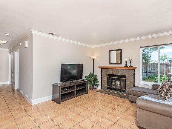 5th image of 5321 Celeste Ave
