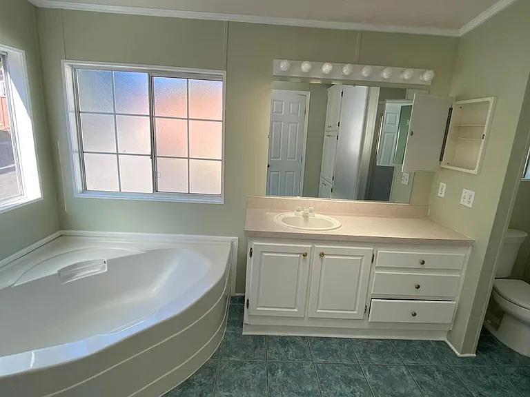 23 McCormick Rd — Photo 35