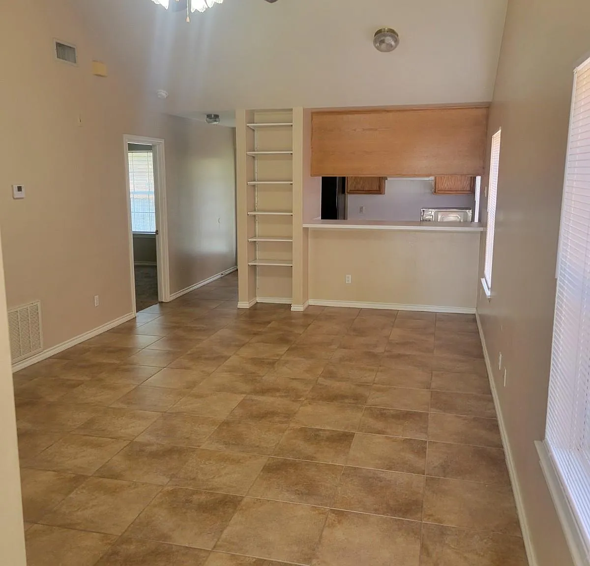 3 bed, $1,300 — Photo 3