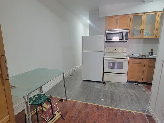 kitchen dinning room, all in one washer dryer