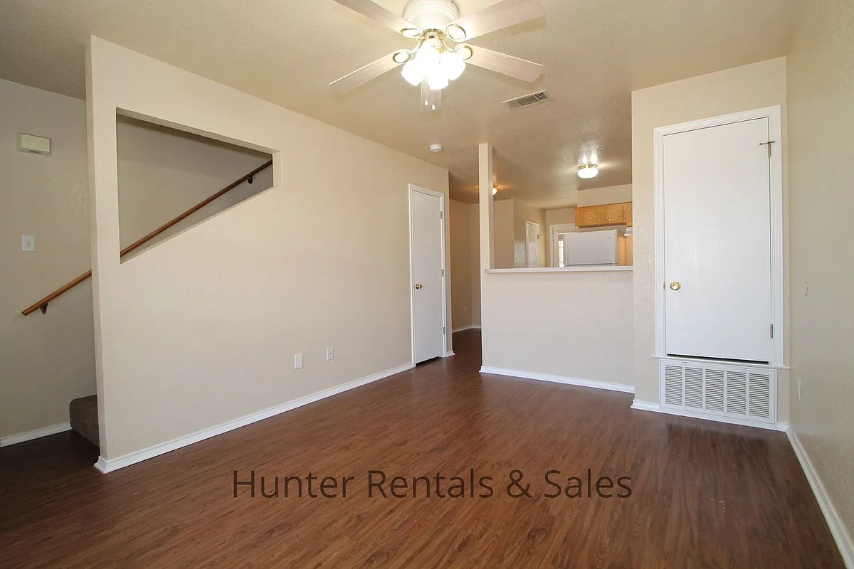 Building Photo - 4206B Deek Dr