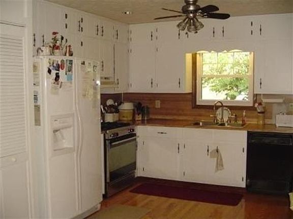 2nd image of 485 Victory Ct